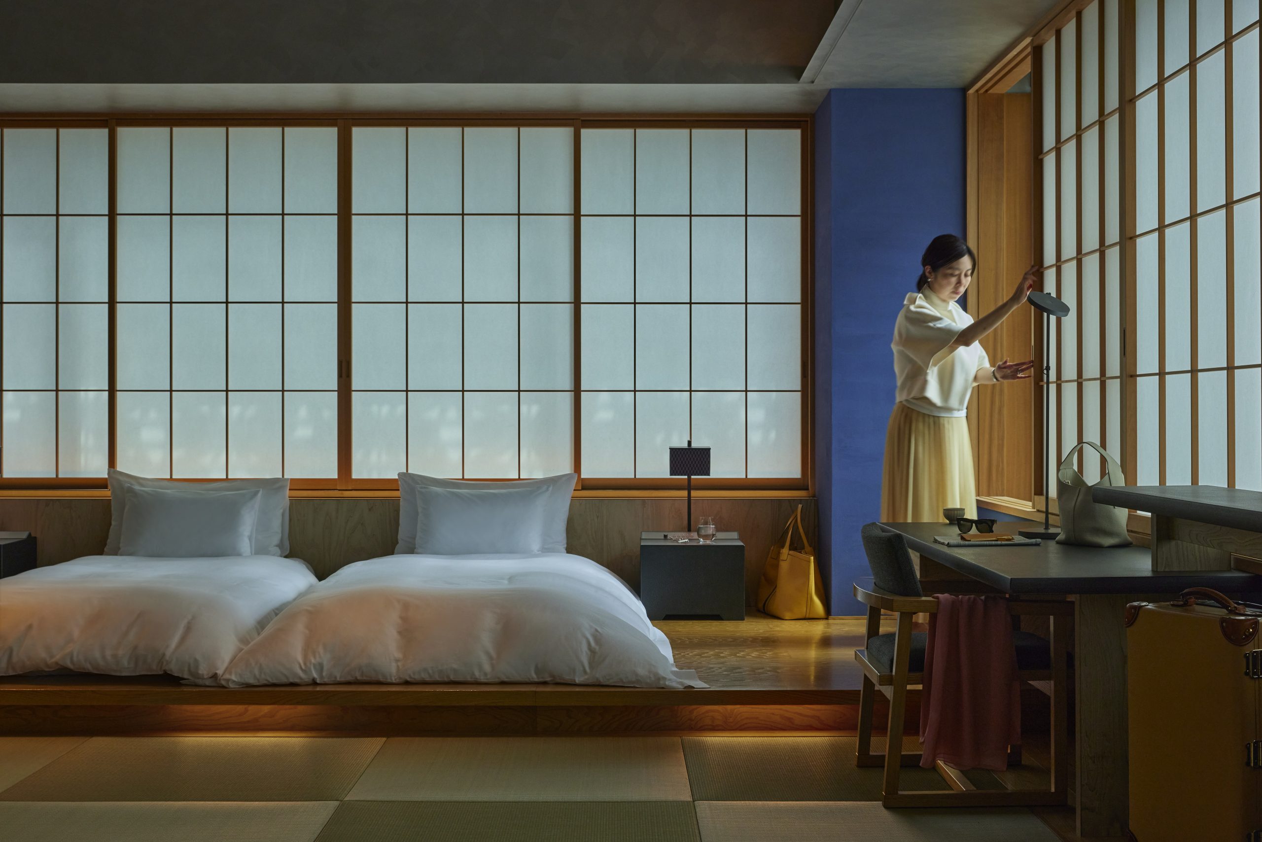 Hotel room - Hotels.com data shows travelers embrace Hotel Hop trend